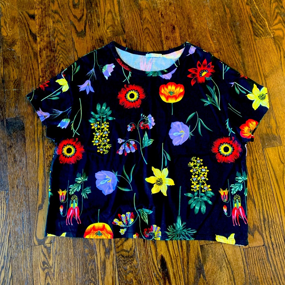 Zara Trafaluc t-shirt, size L, flowers